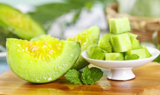 挑香瓜怎么挑甜的快些呢 挑香瓜的方法