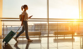 夏天旅游需要准备什么 夏天旅游需要带什么东西