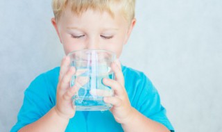 幼儿可以喝茶叶水吗 幼儿能喝茶叶水吗