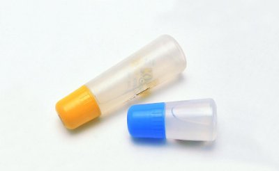 皮肤上胶水用什么可以去除掉 如何清洗干净手上的胶水