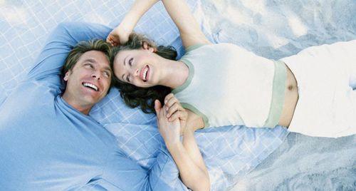 和异性聊天怎么找话题幽默