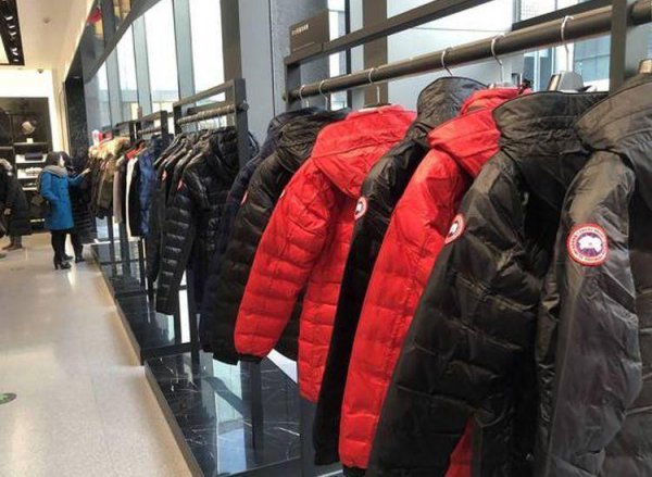 羽绒服怎么选最好正确图片