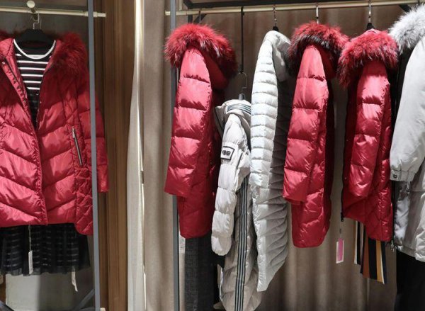 羽绒服怎么选最好正确图片