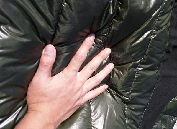 羽绒服怎么选最好正确图片