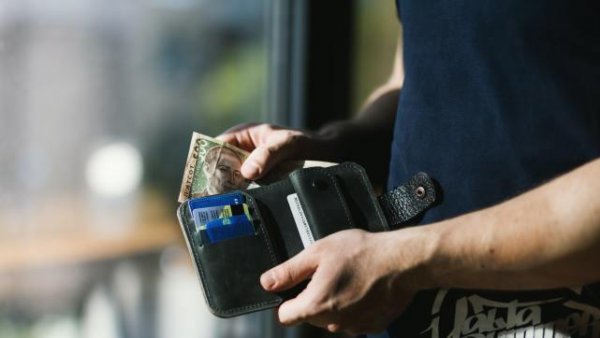 一般手机电池寿命几年