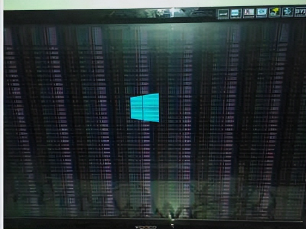 电脑屏幕花屏是什么原因