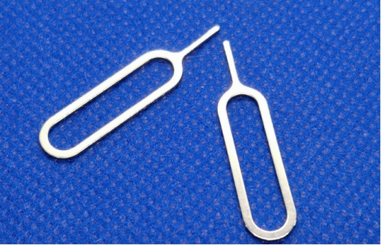 怎样用卡针可以将卡槽打开