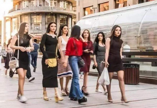 格鲁吉亚有多少人口和土地面积