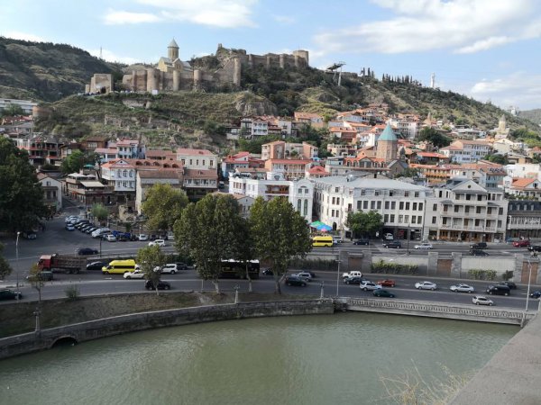 格鲁吉亚有多少人口和土地面积