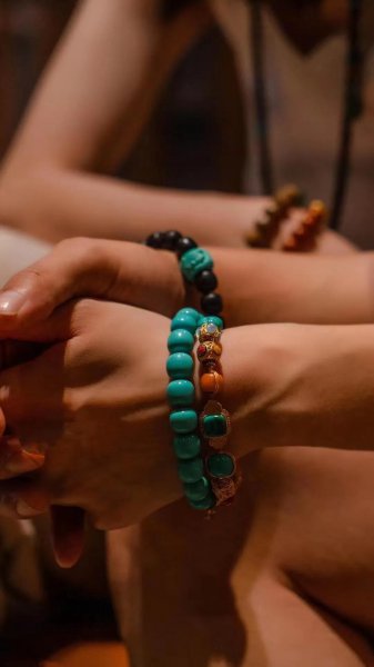 刚上手的绿松石手串怎么盘玩