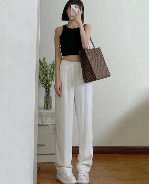 夏天穿什么料子的裤子最舒服凉快