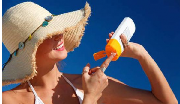 防晒霜可以直接涂在脸上吗