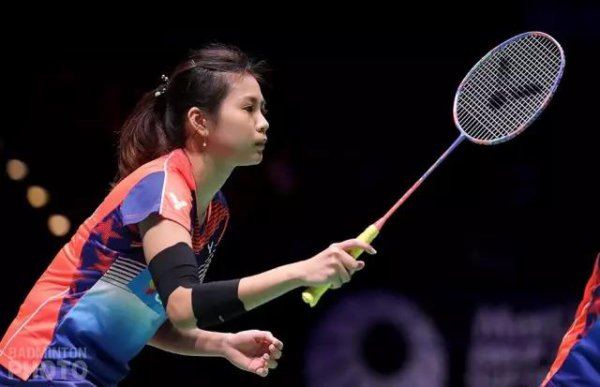 羽毛球拍磅数高低的区别