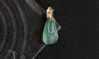 莲蓬吊坠的寓意是什么 莲蓬吊坠的寓意有什么