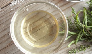 白醋清洗鱼缸白垢多久 白醋除水垢泡多久