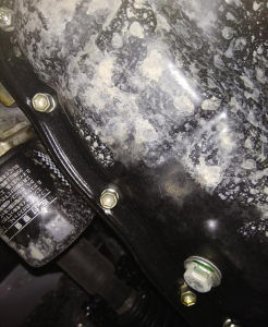 漏机油是什么原因 发动机出现漏机油现象该如何处理