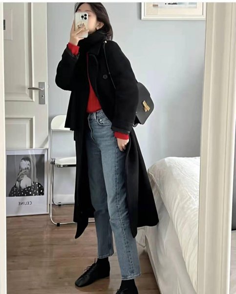 黑色外套内搭什么颜色的衣服好看