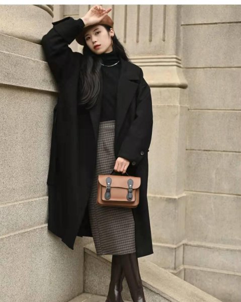 黑色外套内搭什么颜色的衣服好看