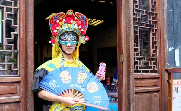 宽窄巷子和锦里的区别