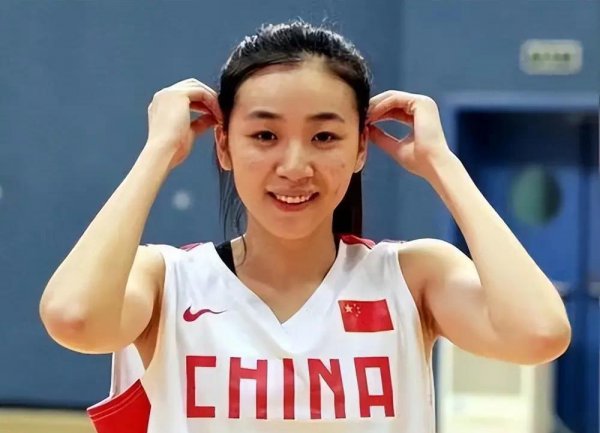 中国女篮赵爽个人资料
