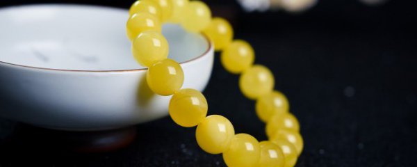 人佩戴蜜蜡有什么好处