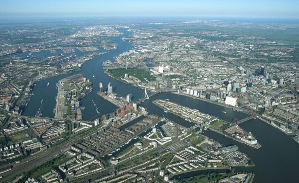 rotterdam是哪个国家的港口