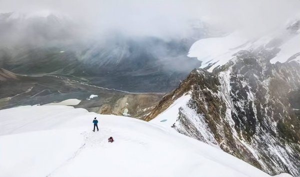 客机飞行高度是多少米