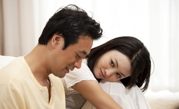 直男对一个女生有好感的表现