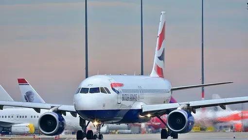 黑匣子在飞机哪个部位