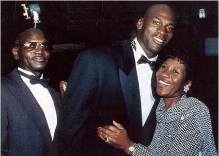 为什么乔丹能突然长高