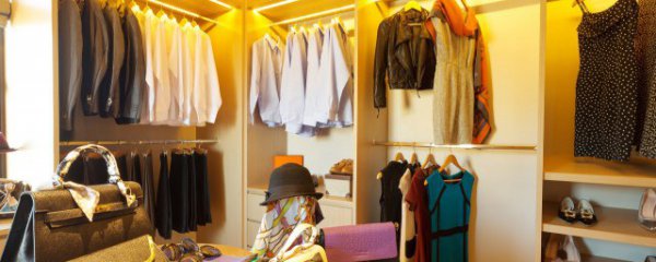 大衣柜门用什么材料好