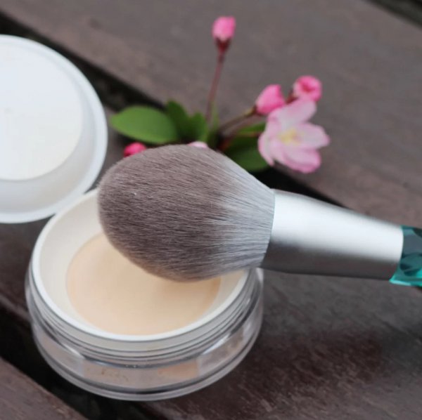 纪梵希散粉的正确使用方法