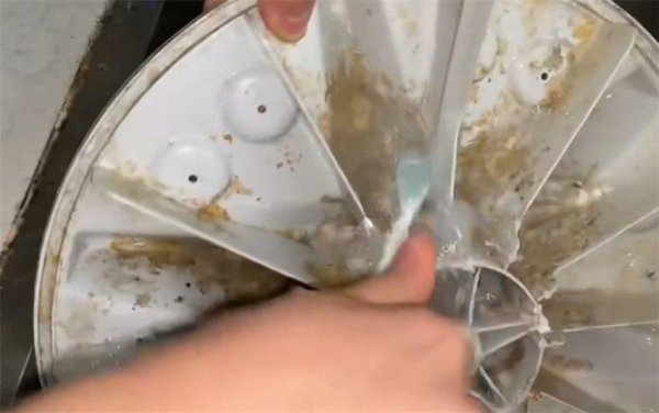 洗衣机怎么拆开清洗内胆