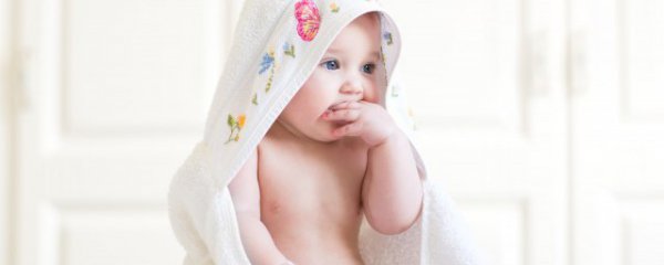 给婴儿洗脸的正确方法