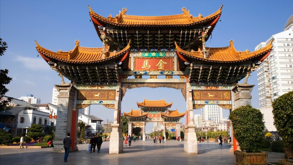 云南昆明市区必去景点