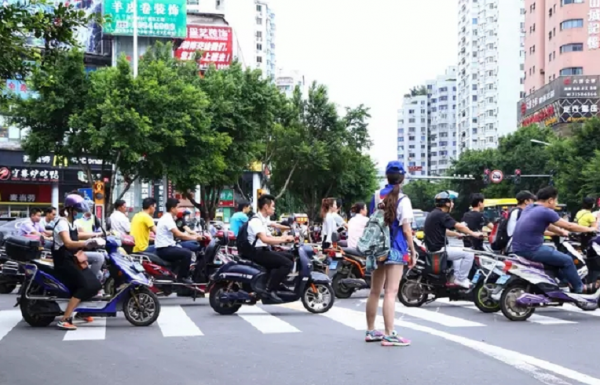 电动车上坡没力是什么原因