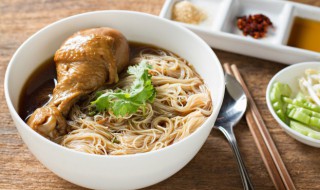 煮泡面时先放鸡蛋还是先放面 煮方便面的顺序