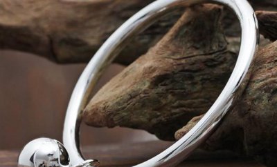 女人银镯子的正确戴法 女人戴银镯子有什么讲究