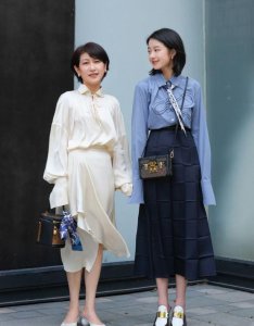 裙子什么面料比较好 中年女人穿哪种面料的裙子显气质