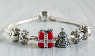 宝宝手镯什么时候可以戴 宝宝手镯何时可以戴