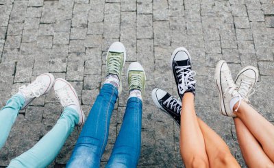 鞋子边发黄洗白小窍门 鞋边上发黄用什么洗的干净妙招