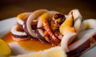 鱿鱼要焯水吗 鱿鱼需不需要焯水