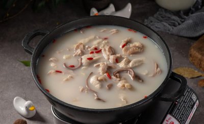 炖鸡汤放什么材料好一些 有营养又好喝鸡汤的家常做法窍门