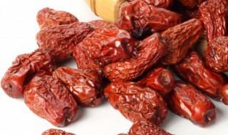 吃红枣干的好处和坏处 吃红枣干对人有什么好处和坏处