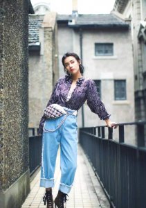 适合日常通勤的法式衬衫穿搭 值得借鉴的法式衬衫搭配方式