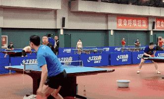 乒乓球直拍和横拍的区别