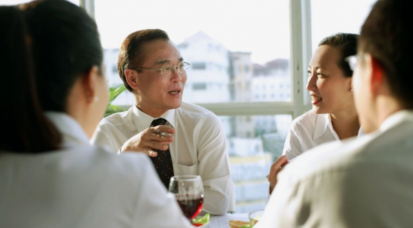 跟领导喝酒的敬酒说辞简单