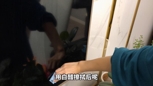 电视机屏幕怎么擦干净