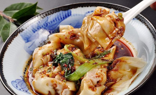 龙抄手是源于哪个省的著名小吃