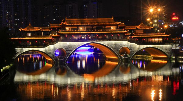 龙抄手是源于哪个省的著名小吃